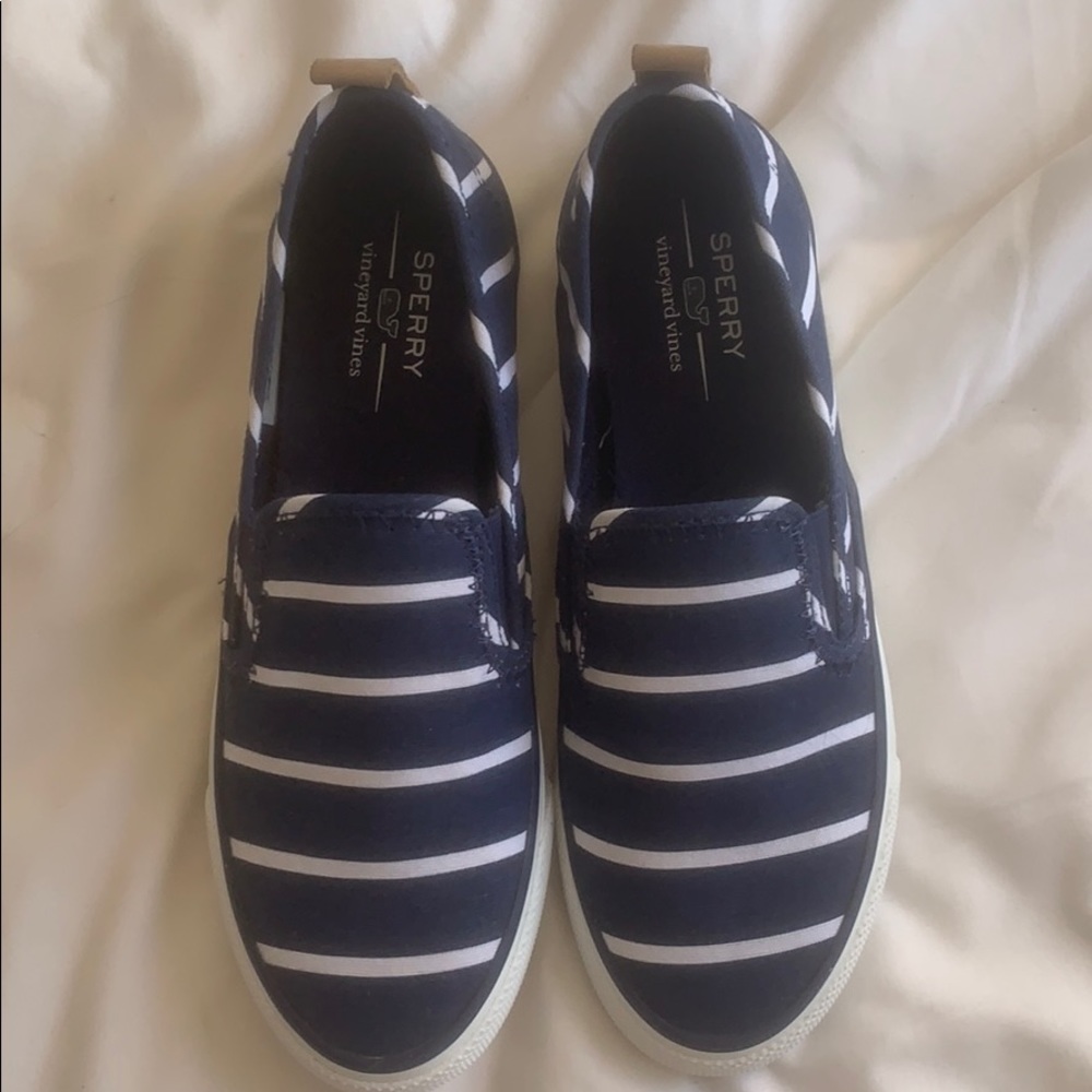 women’s Sperrys collaboration Vineyard Vines shoes